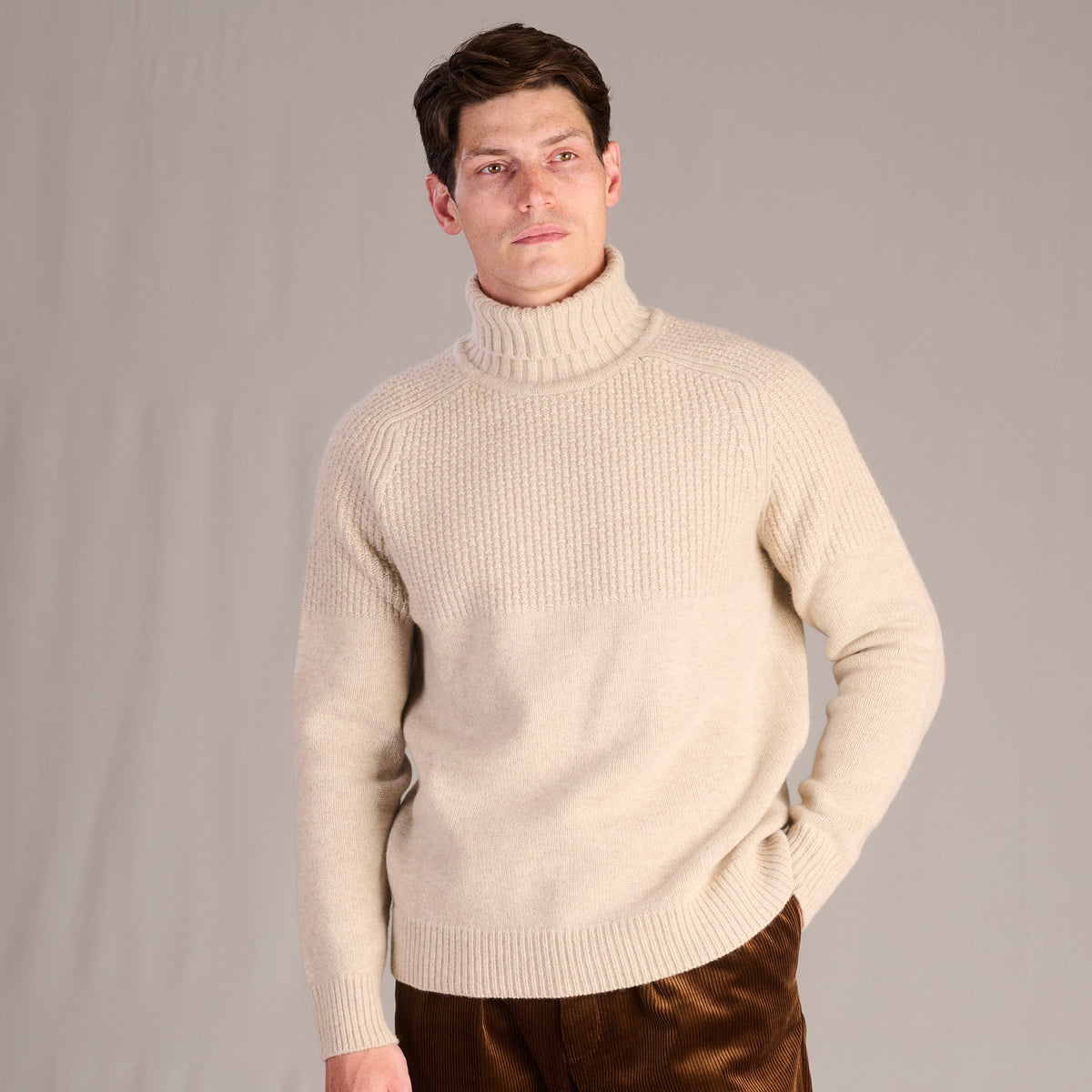 Light Beige Douglas Rollneck